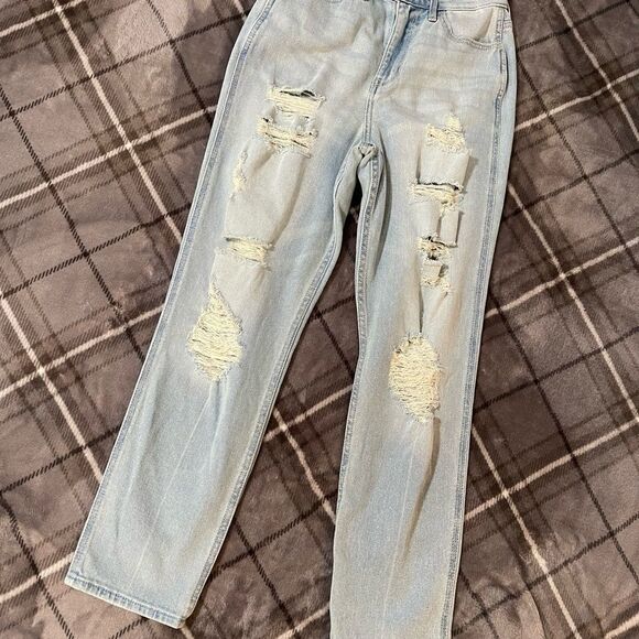 Hollister mom jeans   - Picture 12 of 12